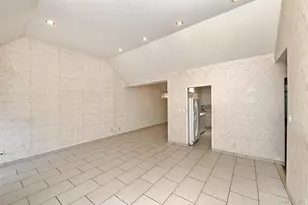 161 Southgate Dr, Massapequa Park, NY 11762 - Photo 4