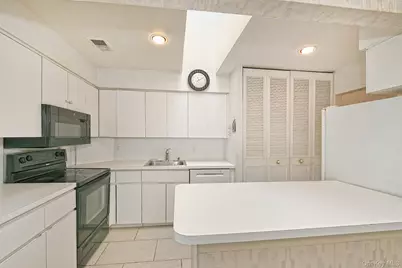 161 Southgate Drive, Massapequa Park, NY 11762 - Photo 10