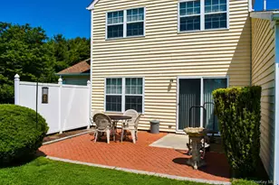 6 Dove Path, Coram, NY 11727 - Photo 4