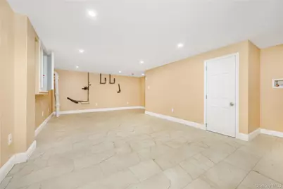 10535 135th Street, Richmond Hill, NY 11419 - Photo 32