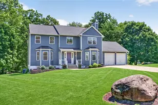 22 Hampton Pl, Cornwall, NY 12518 - Photo 2