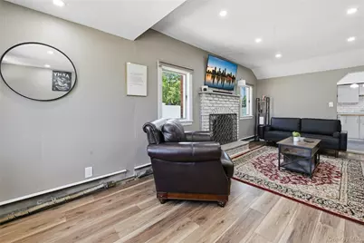 124 N Linden Street, Massapequa, NY 11758 - Photo 4
