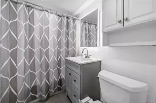 124 N Linden St, Massapequa, NY 11758 - Photo 12