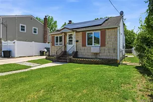 124 N Linden St, Massapequa, NY 11758 - Photo 2
