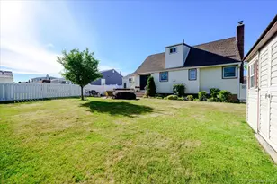 206 N Iowa Ave, Massapequa, NY 11758 - Photo 22