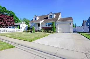 206 N Iowa Ave, Massapequa, NY 11758 - Photo 2