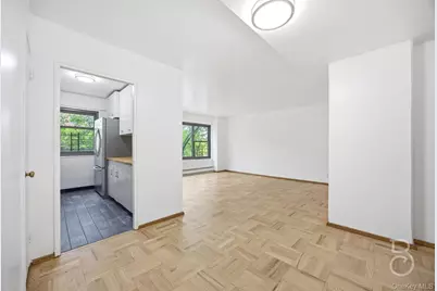 33-52 Crescent Street #4C, Astoria, NY 11106 - Photo 4