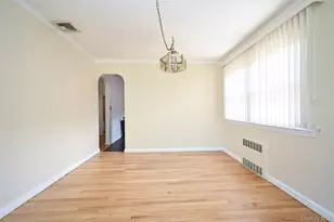 65-31 171st St, Fresh Meadows, NY 11365 - Photo 10
