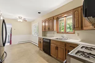 2 Bartel Pl, South Huntington, NY 11746 - Photo 8