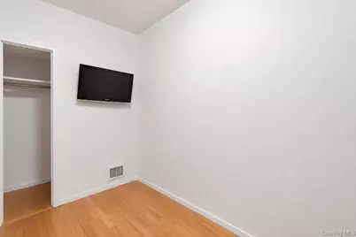 2876 Harrington Avenue, Bronx, NY 10461 - Photo 16