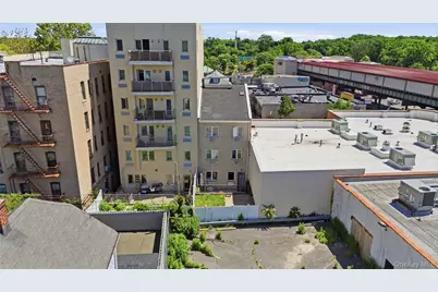 2011 Colonial Avenue, Bronx, NY 10461 - Photo 2