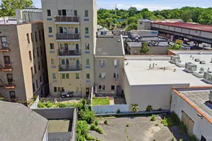 2011 Colonial Ave, Bronx, NY 10461 - Photo 2