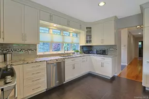 21 Soundview Dr, Eastchester, NY 10709 - Photo 12