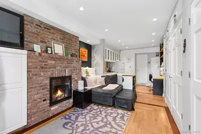 24 Cornelia Street #10, New York, NY 10014 - Photo 2