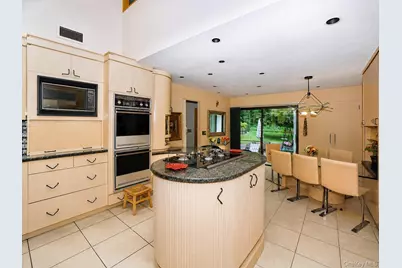 4 Stoneridge Court, Syosset, NY 11791 - Photo 12