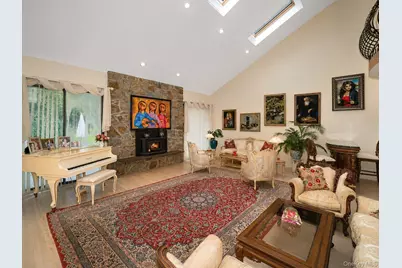 4 Stoneridge Court, Syosset, NY 11791 - Photo 6