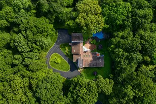 4 Stoneridge Ct, Syosset, NY 11791 - Photo 4