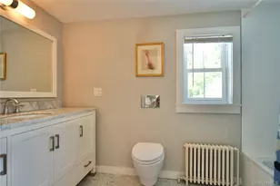 311 5th St, Greenport, NY 11944 - Photo 30