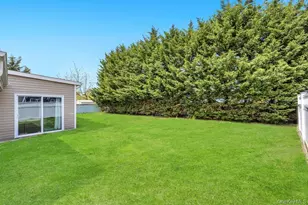 213 Hillcrest Dr, Seaford, NY 11783 - Photo 2