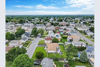 654 S 5th Street, Lindenhurst, NY 11757 - Photo 30