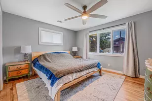 654 S 5th St, Lindenhurst, NY 11757 - Photo 18
