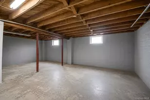 654 S 5th St, Lindenhurst, NY 11757 - Photo 26