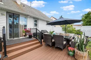 104 Franklin Pl, Massapequa, NY 11758 - Photo 18