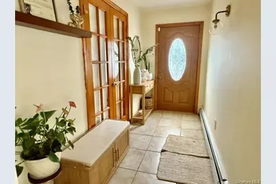 106 E 7th Road, Broad Channel, NY 11693 - Photo 2