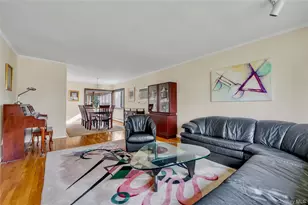 114 Patton Blvd, New Hyde Park, NY 11040 - Photo 2