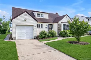 114 Patton Blvd, New Hyde Park, NY 11040 - Photo 20