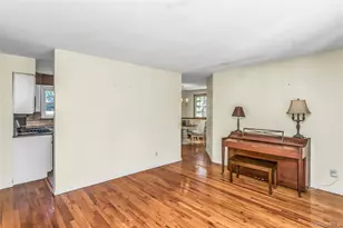 735 Muncey Rd, West Islip, NY 11795 - Photo 4