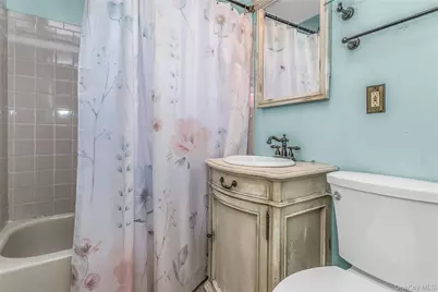 735 Muncey Road, West Islip, NY 11795 - Photo 14