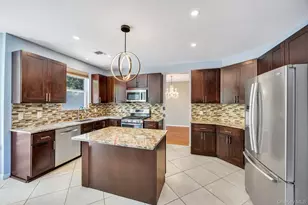 33 Peachtree Ct, Holtsville, NY 11742 - Photo 24