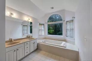 33 Peachtree Ct, Holtsville, NY 11742 - Photo 40