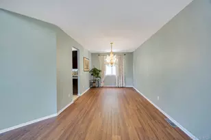 33 Peachtree Ct, Holtsville, NY 11742 - Photo 20