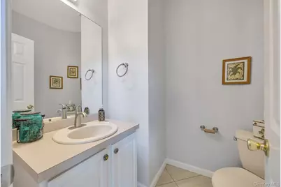 33 Peachtree Court, Holtsville, NY 11742 - Photo 32