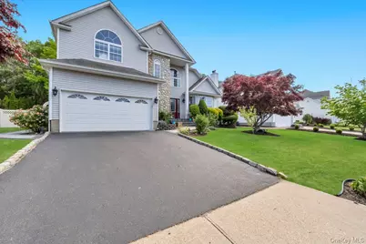 33 Peachtree Court, Holtsville, NY 11742 - Photo 6