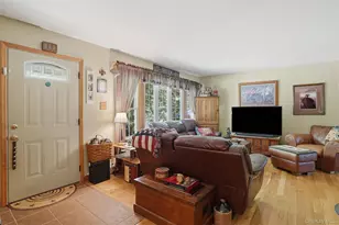 9 Rocky Rd, Red Hook, NY 12571 - Photo 6