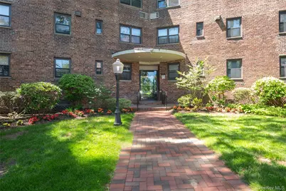 50 Brompton Road #Apt 3H, Great Neck, NY 11021 - Photo 2