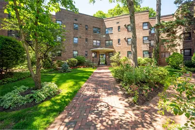 50 Brompton Road #Apt 3H, Great Neck, NY 11021 - Photo 1