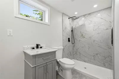 1707 N Gardiner Drive, Bay Shore, NY 11706 - Photo 32