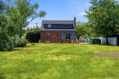 1707 N Gardiner Drive, Bay Shore, NY 11706 - Photo 34
