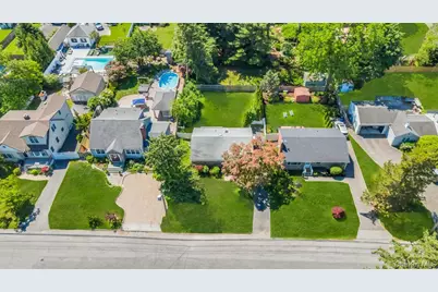40 Fenwick Street, Greenlawn, NY 11740 - Photo 2