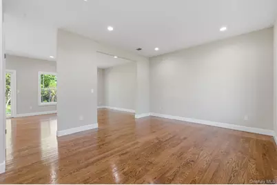 11 Henry Avenue, Ronkonkoma, NY 11779 - Photo 6
