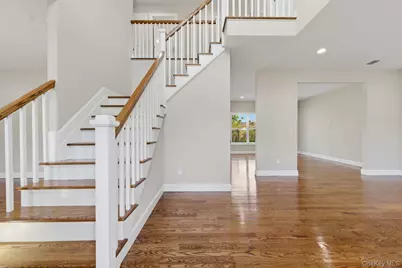 11 Henry Avenue, Ronkonkoma, NY 11779 - Photo 4