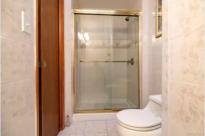 3499 Woodward Avenue, Wantagh, NY 11793 - Photo 14