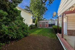 3499 Woodward Ave, Wantagh, NY 11793 - Photo 28