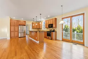 243 Knollwood Ave, Mamaroneck, NY 10543 - Photo 10