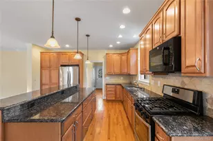 243 Knollwood Ave, Mamaroneck, NY 10543 - Photo 12