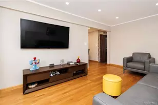 711 Montauk Ct, Brooklyn, NY 11235 - Photo 4